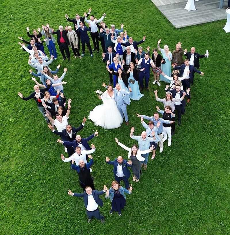 Photo Drone Groupe et Cocktail